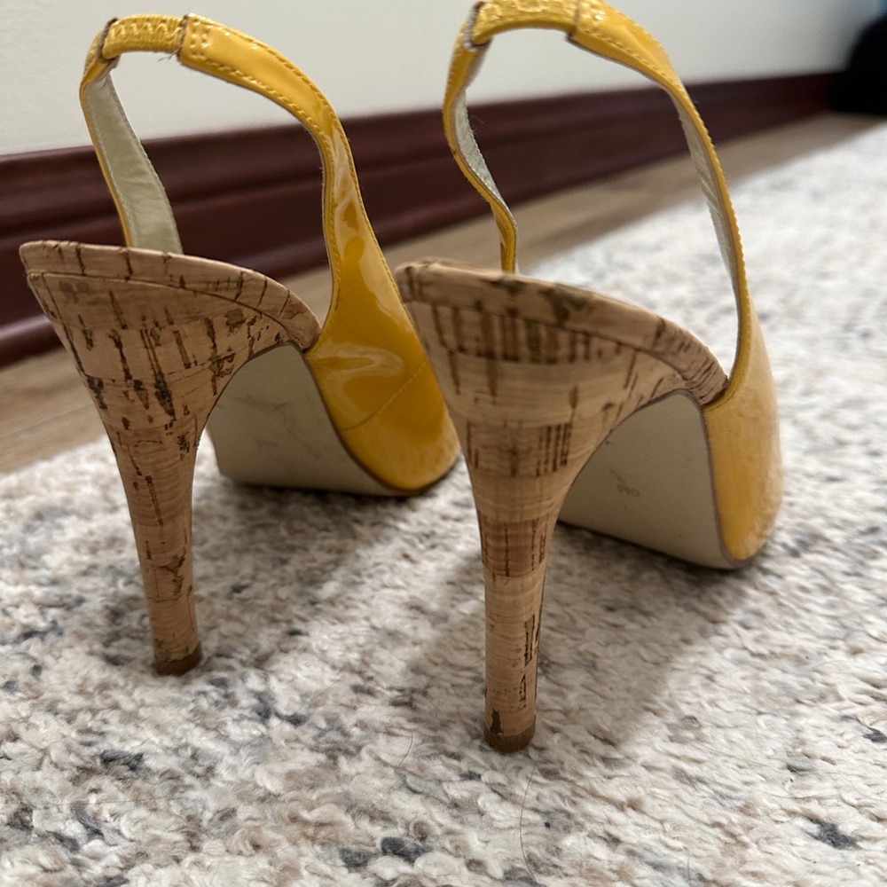 SEXY Guess Yellow Stiletto Heels Peep Toe - Picture 4 of 9